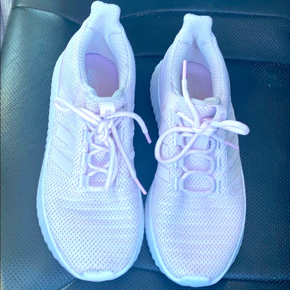 Women’s addidas tennis shoes